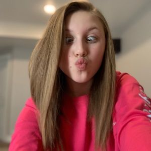 Meet your Posher, Ava